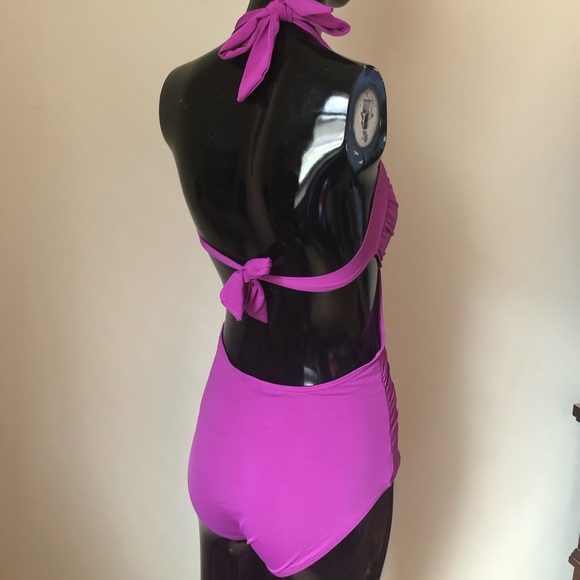 One piece Swimsuit - Picture 3 of 6